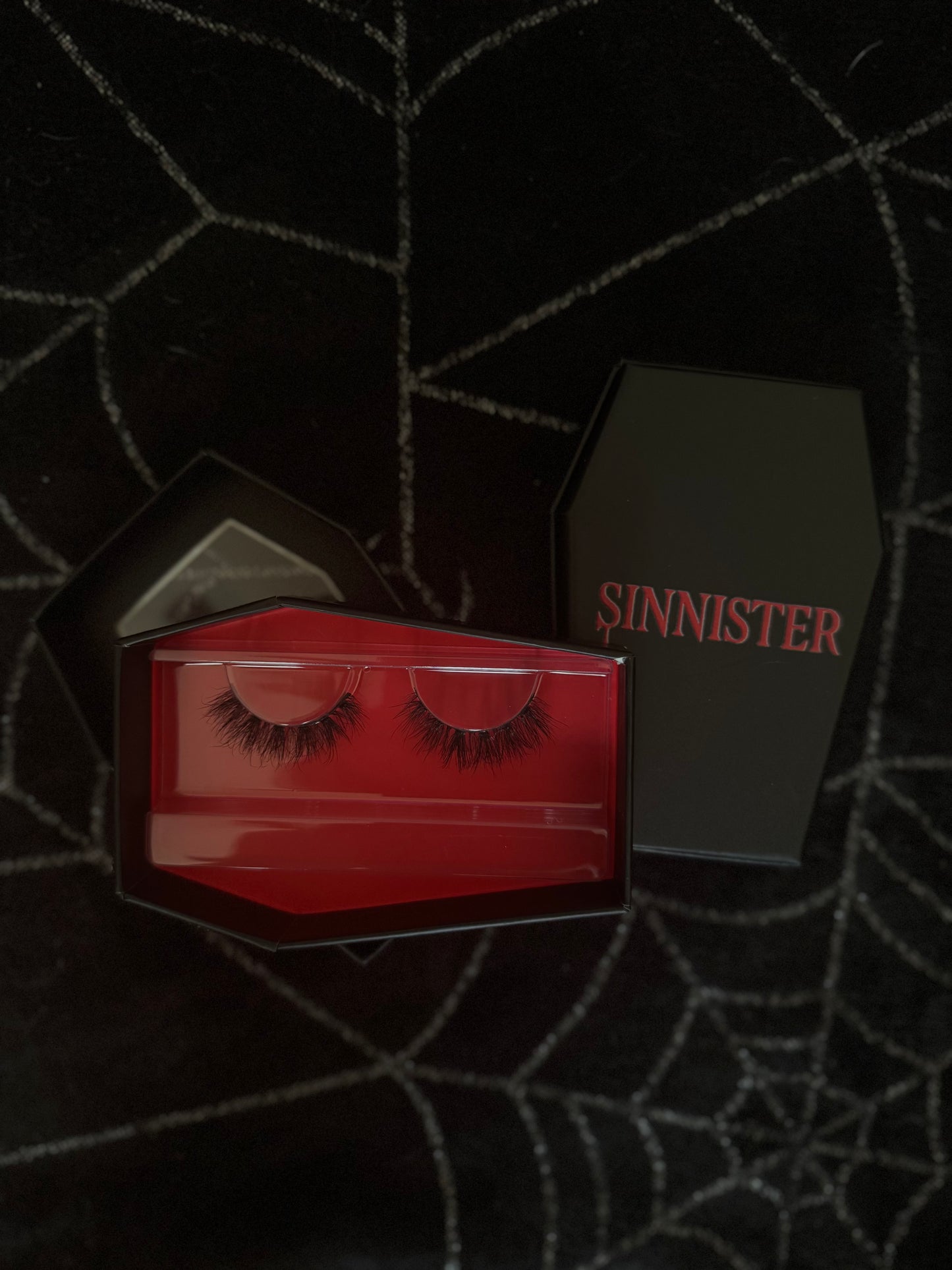 “Venom Kiss” Lashes